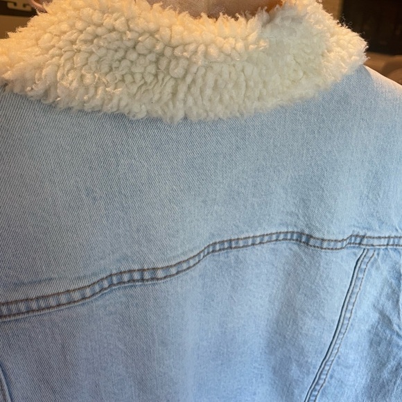 Universal Thread Light Blue Sherpa-Collar Jean Jacket Small NWT - Picture 7 of 7